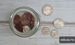 Kavanozda biriken madeni paralar ve küçük birikim